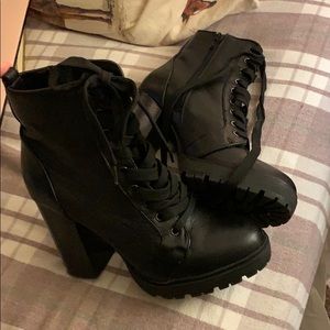 Steve Madden lace up